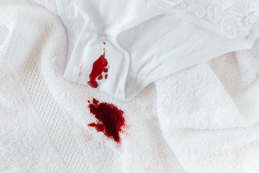 Verständnis von Menstruationsblutgerinnseln: Sollten Sie besorgt sein?